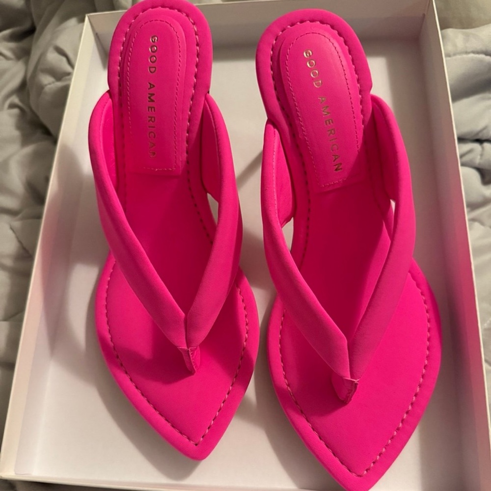 Good American - NIB Hot Pink heels